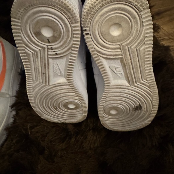 White Nike Sneakers - Picture 3 of 4